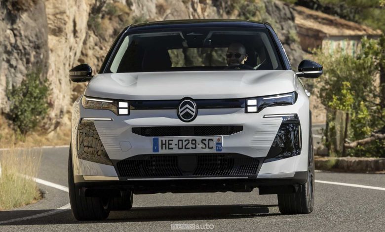 Nuova Citroen C5 Aircross plug-in su strada