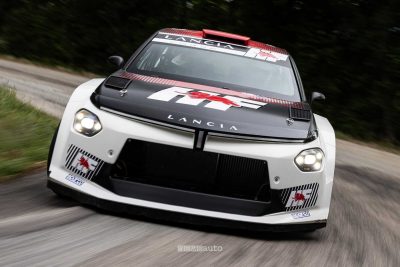 Lancia Ypsilon Rally2 HF Integrale in azione durante i test