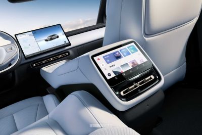 Xpeng Next P7 display fila posteriore