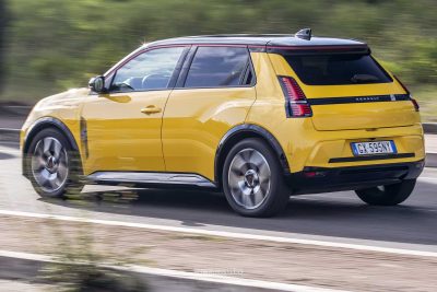 Renault 5 E-Tech Electric test su strada