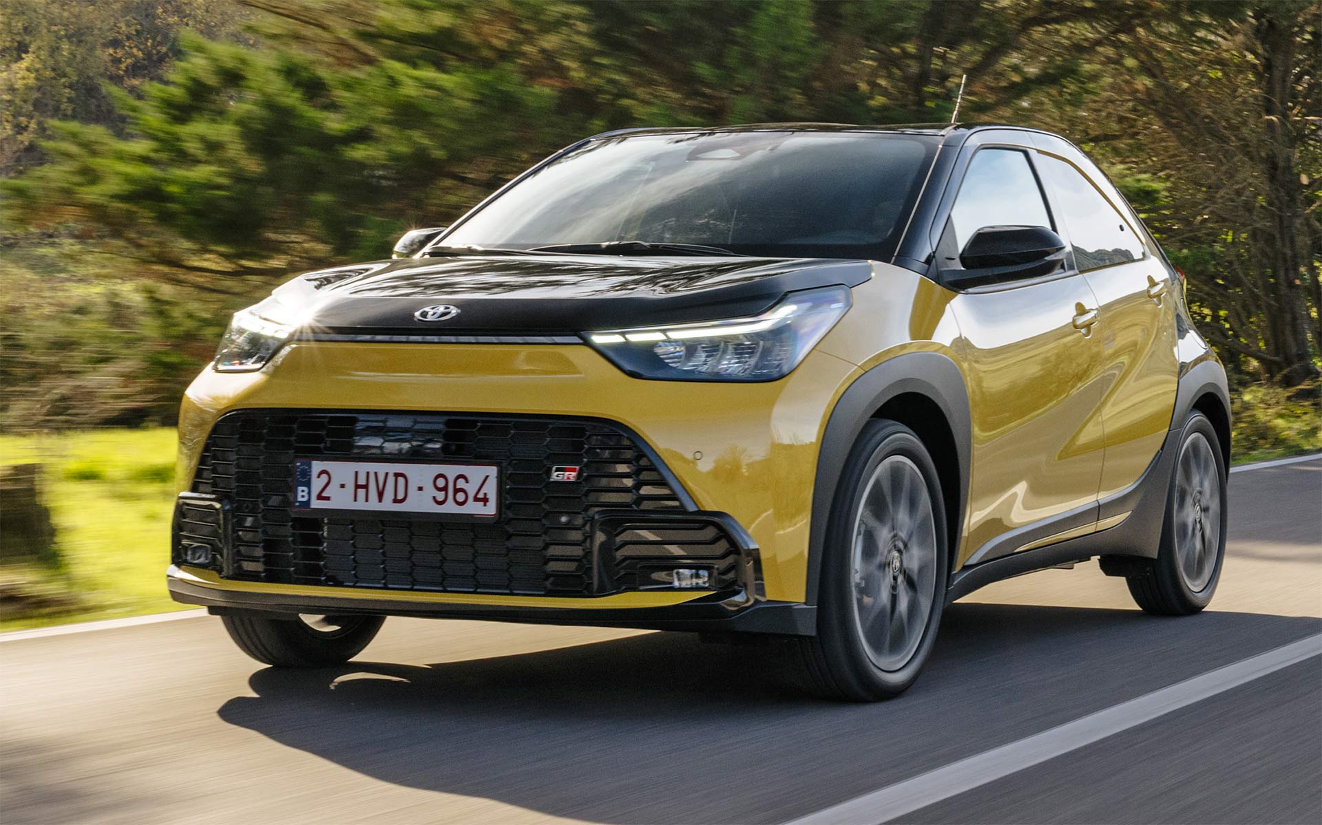 FOTO nuova Toyota Aygo X, carrozzeria, abitacolo e interni