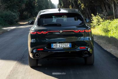Alfa Romeo Tonale Veloce su strada
