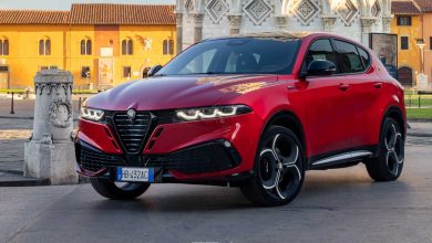 Alfa Romeo Tonale Speciale anteriore 3/4 sulle strade di Pisa