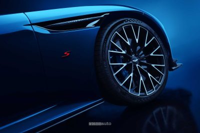 Aston Martin DB12 S cerchi anteriori da 21"
