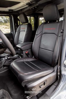Jeep Wrangler Rubicon sedili anteriori