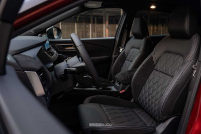 Nissan Qashqai e-POWER sedili anteriori