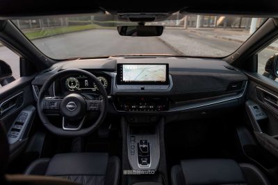 Nissan Qashqai e-POWER plancia abitacolo