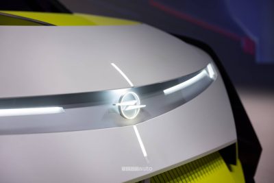 Opel Corsa GSE Vision Gran Turismo Vizor illuminato