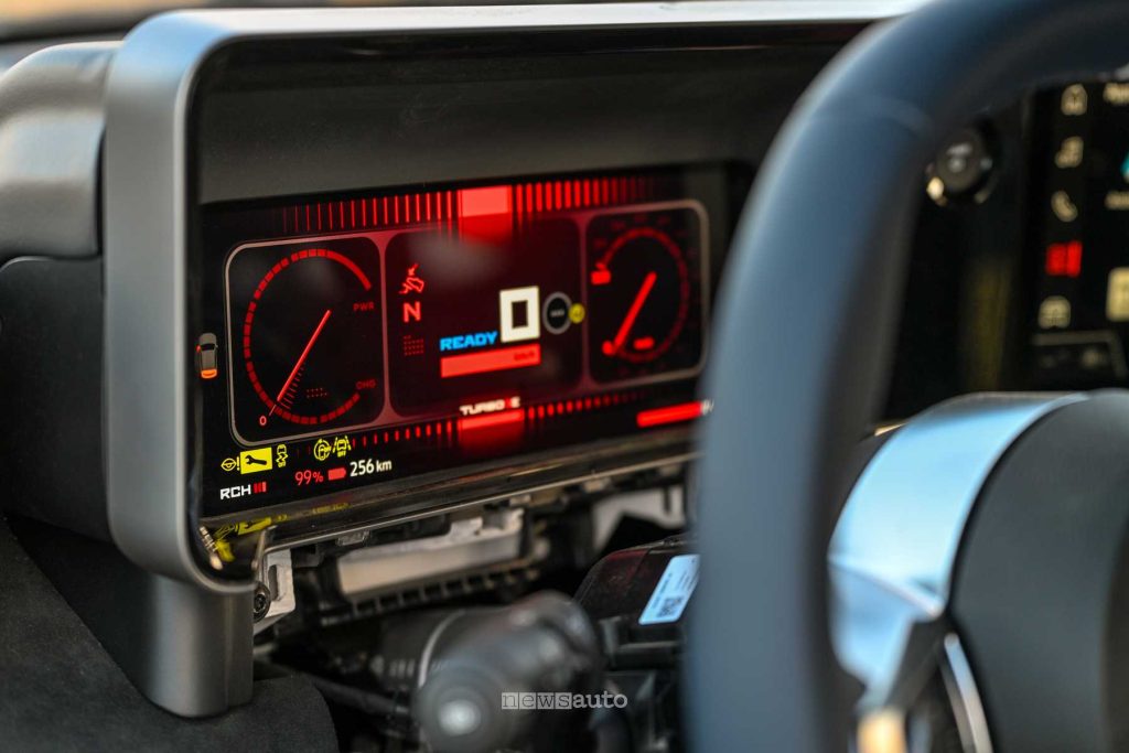 Renault 5 Turbo 3E display infotainment