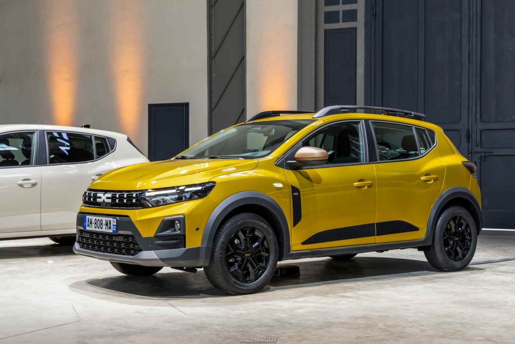 FOTO nuova Dacia Sandero Stepway 2026