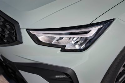 Seat Arona 2026 fari anteriori Full Led