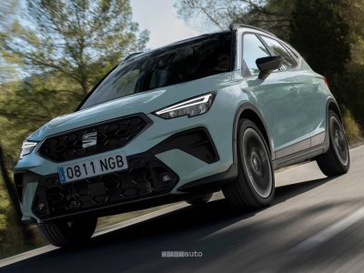 Seat Arona 2026 vista anteriore in movimento