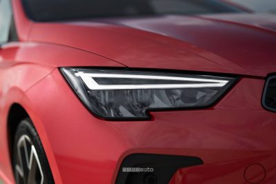 Seat Ibiza 2026 fari anteriori Full Led