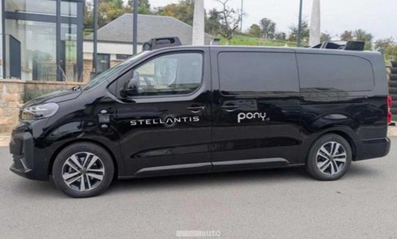 Peugeot e-Traveller guida autonoma