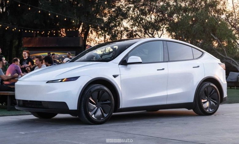 Tesla Model Y Standard anteriore 3/4