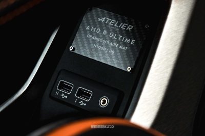 Alpine A110 R Ultime logo targhetta Serie Speciale