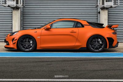 Alpine A110 R Ultime laterale sulla pit-lane di Le Mans