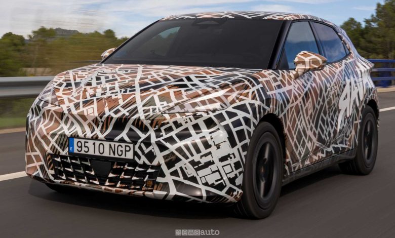 Cupra Raval camuffata pre-serie su strada