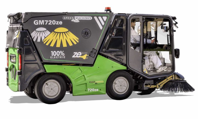 La nuova spazzatrice elettrica di Docks Cereali pulirà quotidianamente banchine e aree demaniali del porto di Ravenna