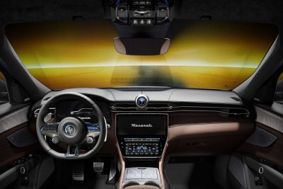 Maserati Grecale Lumina Blu plancia abitacolo