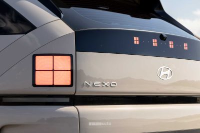 Nuova Hyundai Nexo fari posteriori firma luminosa