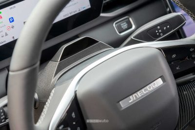 Jaecoo J5 volante abitacolo