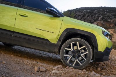Nuova Jeep Compass sullo sterrato