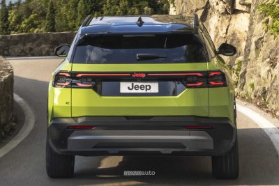 Nuova Jeep Compass su strada