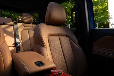 Nuova Jeep Recon sedili abitacolo