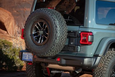 Nuova Jeep Wrangler Rubicon 2026 ruota di scorta posteriore