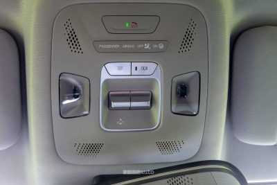 Omoda 5 SHS-H comandi plafoniera abitacolo