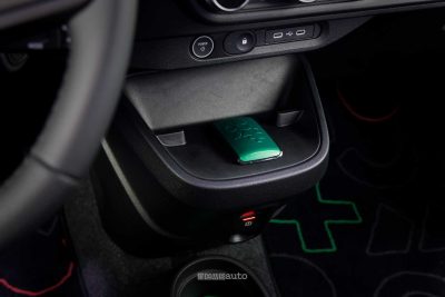 Renault Twingo E-Tech-Electric Techno Vert Absolu vano portaoggetti