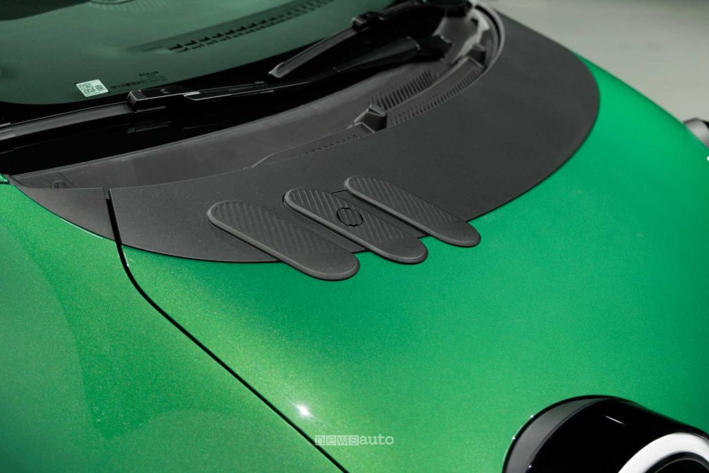 Renault Twingo E-Tech-Electric Techno Techno Vert Absolu cofano anteriore