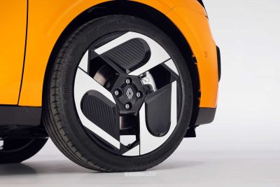 Renault Twingo E-Tech-Electric Techno Jaune Mango cerchi da 18"