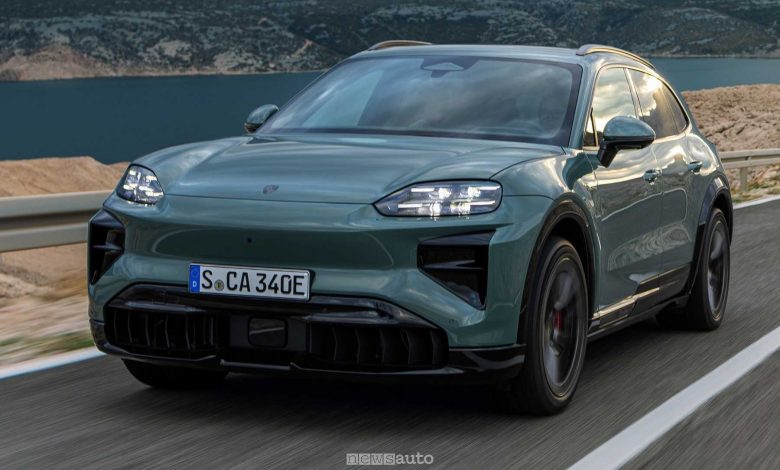 Porsche Cayenne Turbo Electric su strada
