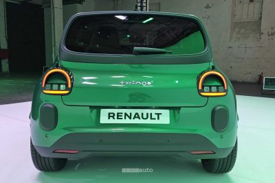 Renault Twingo E-Tech Electric verde posteriore