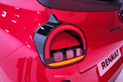 Renault Twingo E-Tech Electric rossa faro posteriore