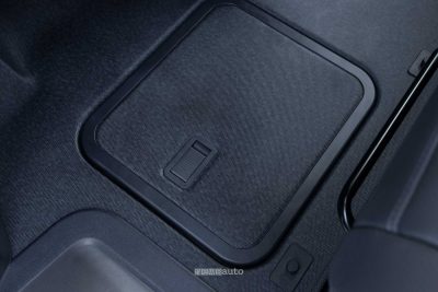 Kia PV5 Chassis Cab botola vano porta oggetti