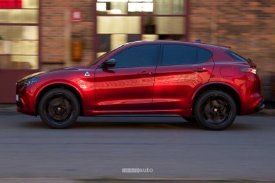 Alfa Romeo Stelvio Quadrifoglio Collezione laterale