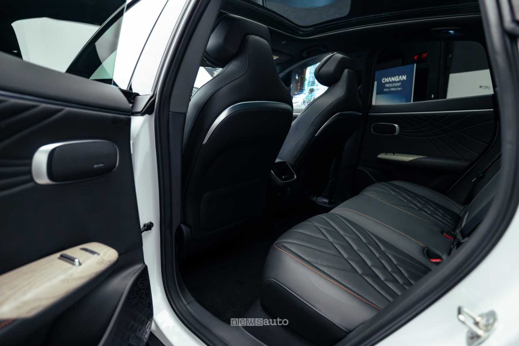 Changan Deepal S07 sedili posteriori