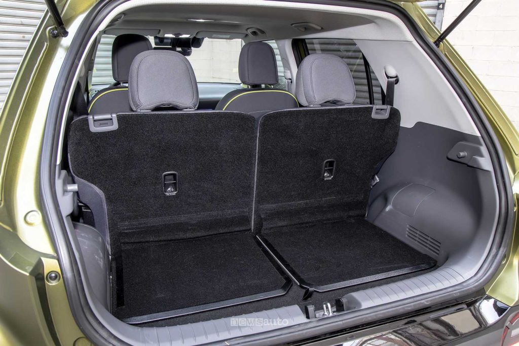 Hyundai Inster Cross bagagliaio abitacolo