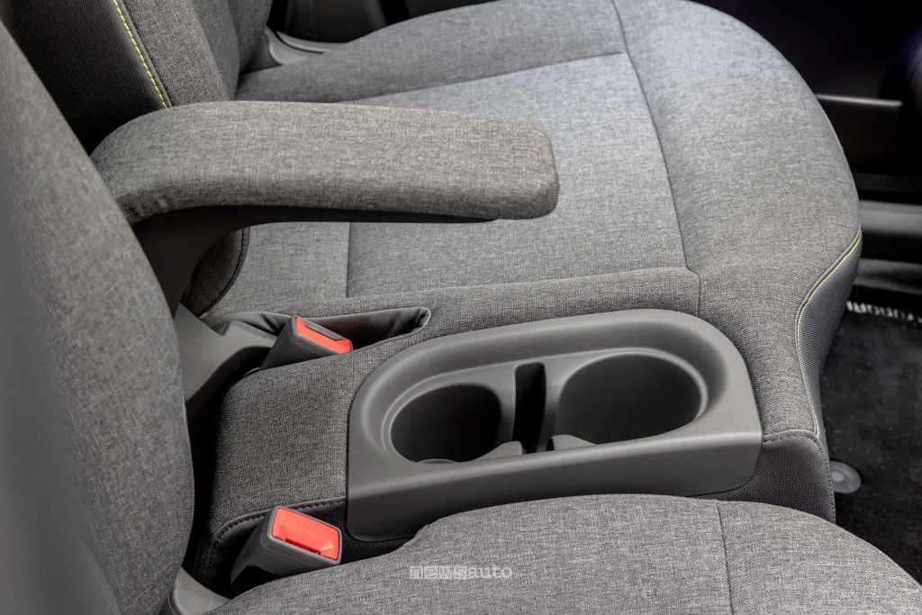 Hyundai Inster Cross bracciolo centrale