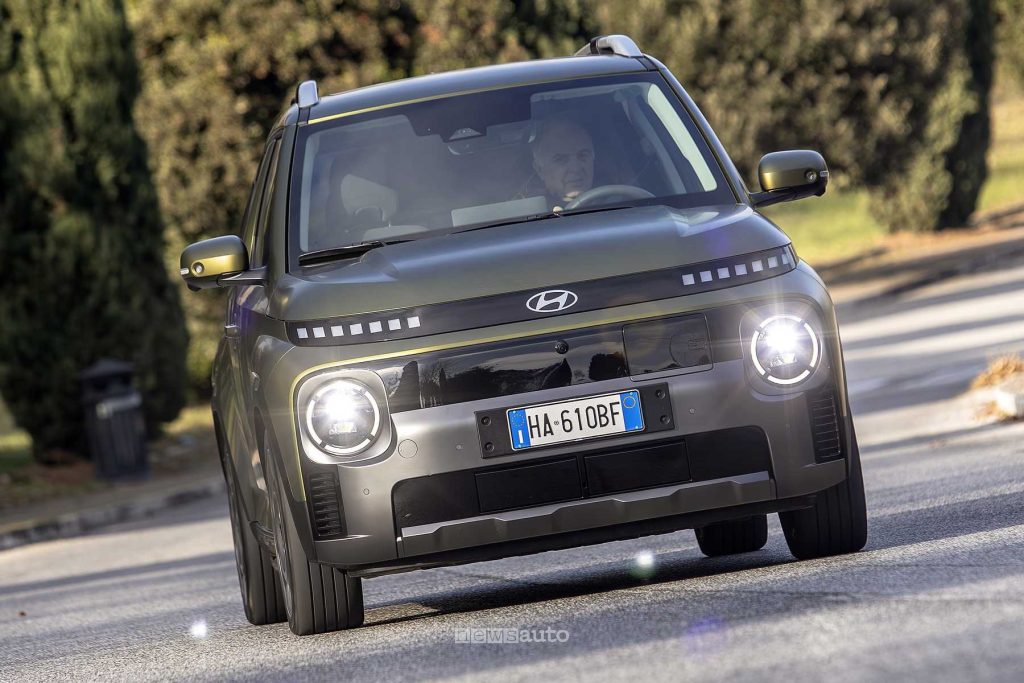 Hyundai Inster Cross test su strada