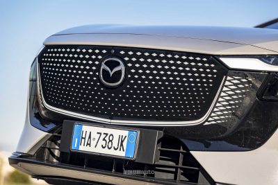 Mazda 6e telecamera, griglia anteriore