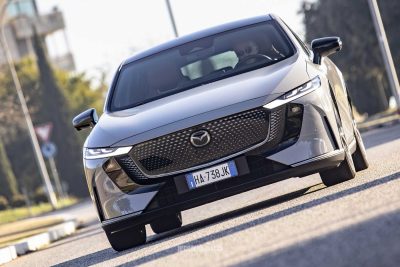 Mazda 6e test su strada