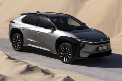 Nuova Toyota bZ4X AWD anteriore 3/4