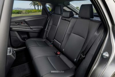 Nuova Toyota bZ4X AWD sedili posteriori