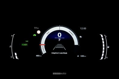 Nuova Toyota Aygo X GR Sport display quadro strumenti