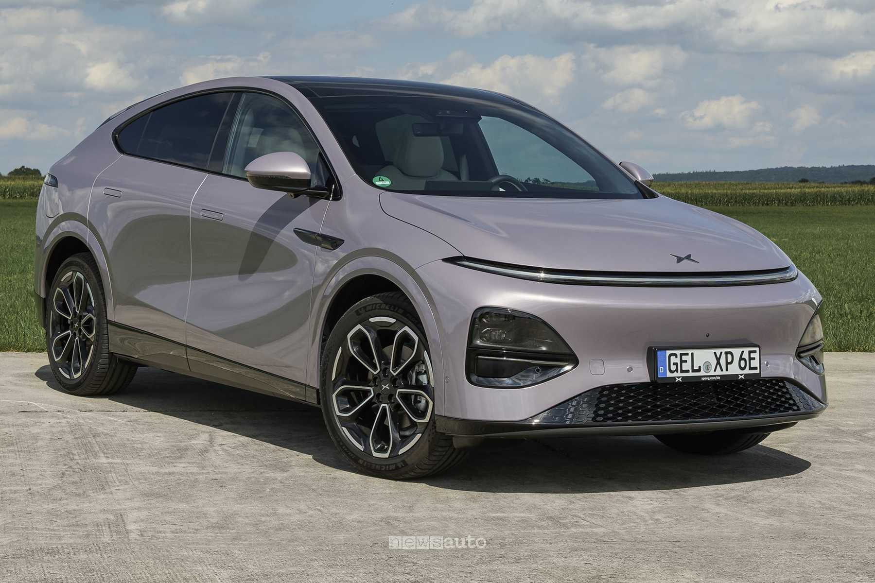FOTO Xpeng G6 2026, carrozzeria, abitacolo e interni FOTOGALLERY COMPLETA