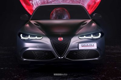 Alfa Romeo Giulia Quadrifoglio Luna Rossa frontale, firma luminosa